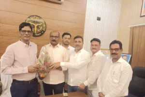 बलिया में शिक्षकों की समस्याओं को लेकर प्रतिनिधिमंडल ने बीएसए से की मुलाकात, जल्द समाधान का मिला आश्वासन