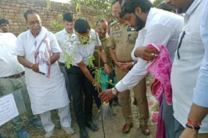Ballia News : बांसडीह तहसील में सम्पूर्ण समाधान दिवस आयोजित, 100 शिकायतों में 7 का मौके पर हुआ निस्तारण