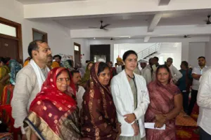 Ballia News : पूर्व प्रधानमंत्री चंद्रशेखर की स्मृति में आयोजित तीसरे स्वास्थ्य शिविर में उमड़ा जनसैलाब, 2363 मरीजों का हुआ उपचार
