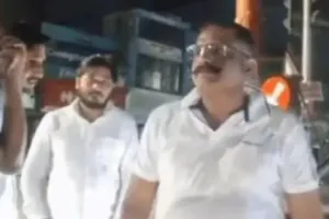 Lucknow News : फर्जी आईपीएस बनकर पुलिस पर रौब झाड़ रहा था युवक, सैल्यूट कराने की कोशिश के बाद खुली पोल