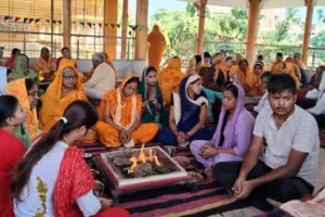गायत्री जयंती एवं गंगा दशहरा पर नवकुंडी महायज्ञ, श्रद्धालुओं ने दीं आहुतियां