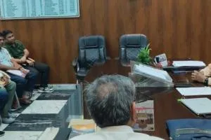 Ballia News : दुबहड़ क्षेत्र में बिजली आपूर्ति हुई बेहतर, उपभोक्ता शिकायतों के त्वरित निस्तारण के निर्देश