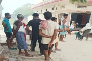 Ballia News: तेज रफ्तार वाहन की टक्कर से दो युवकों की मौत, परिवारों में मचा कोहराम