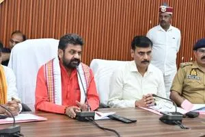 Ballia News : प्रभारी मंत्री दयाशंकर मिश्र दयालु ने गिनाईं सरकार की उपलब्धियां, सुरहाताल को बताया जिले की ऐतिहासिक उपलब्धि