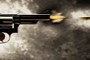 Ballia News: कोटवा मोड़ के पास युवक को गोली मारी, गंभीर हालत में बीएचयू रेफर; दो हिरासत में