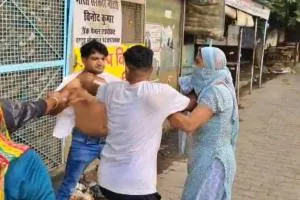UP News: जीपीएस ट्रैकर से पति का पीछा कर होटल पहुंची पत्नी, कथित प्रेमिका के साथ पकड़ा; सड़क से कोर्ट तक चला हंगामा