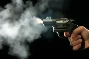 Ballia News: मायके में रह रही पत्नी पर पति ने चलाई गोली, बाल-बाल बची महिला; पिस्तौल के साथ आरोपी दबोचा