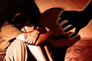बलिया: विवाहित महिला से दुष्कर्म कर वीडियो बनाया, ब्लैकमेल कर मांगे पांच लाख; आरोपी गिरफ्तार