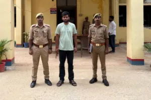 Ballia News: धरहरा सड़क हादसे में कार चालक गिरफ्तार, युवक की हुई थी मौत