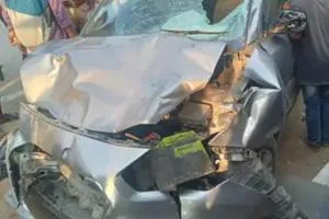 Ballia News: तेज रफ्तार कार की टक्कर से युवक की मौत, चार घायल; ग्रामीणों ने लगाया जाम