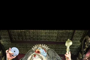 ‘चिंचपोकली चा चिंतामणि’ पहुंचे प्रणव और करण अदाणी, परिवार संग की पूजा-अर्चना