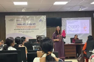 बालिकाओं को बेहतर मेंस्ट्रुअल हाइजीन की जानकारी देने के लिए सीतापुर में शिक्षकों को किया जागरूक
