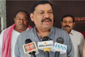 UP Politics : अमित शाह के बयान पर अरविंद सिंह गोप का पलटवार, बोले- 2027 में अखिलेश यादव बनेंगे मुख्यमंत्री