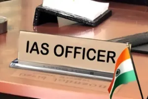 यूपी में बड़ा प्रशासनिक फेरबदल: 15 वरिष्ठ IAS अधिकारियों के कार्यभार बदले, शशि प्रकाश गोयल को नागरिक उड्डयन का अतिरिक्त प्रभार