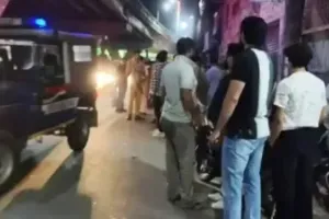 फिरोजाबाद: पत्नी को प्रेमी के साथ देख भड़का पति, लाइसेंसी रिवाल्वर से दोनों पर की फायरिंग