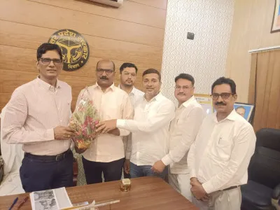 बलिया में शिक्षकों की समस्याओं को लेकर प्रतिनिधिमंडल ने बीएसए से की मुलाकात, जल्द समाधान का मिला आश्वासन