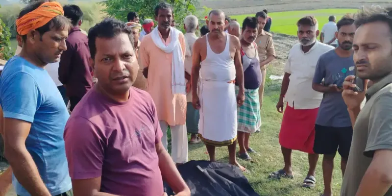 Ballia News : फूल तोड़ने गए बुजुर्ग की करंट लगने से मौत, आरोपी के खिलाफ मुकदमा दर्ज