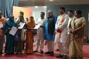 Ballia News: केंद्र के 12 और प्रदेश सरकार के 9 वर्ष पूर्ण होने पर भव्य कार्यक्रम, 1111 आंगनबाड़ी सहायिकाओं को मिला नियुक्ति पत्र