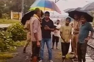 Ballia News : रेवती स्टेशन पर ट्रेन से गिरकर युवक की मौत, सुबह प्लेटफॉर्म के पास मिला शव